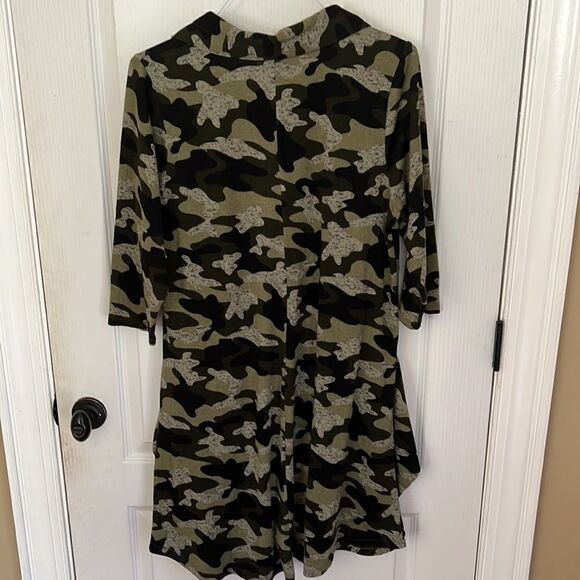Ellen Weaver Camo Zip Front Dress - Picture 6 of 6